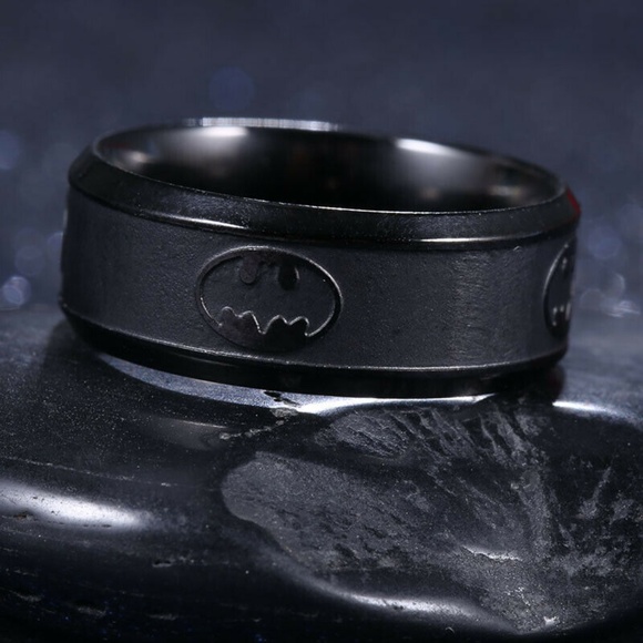 Men Women  Batman Stainless Steel Titanium Ring - Picture 3 of 4
